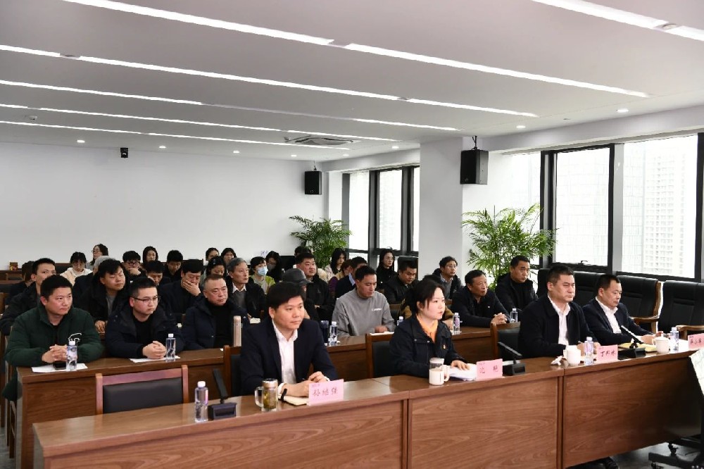 從“心”出發(fā)！江蘇遠(yuǎn)洋“奮楫遠(yuǎn)洋大學(xué)堂”開(kāi)講啦！