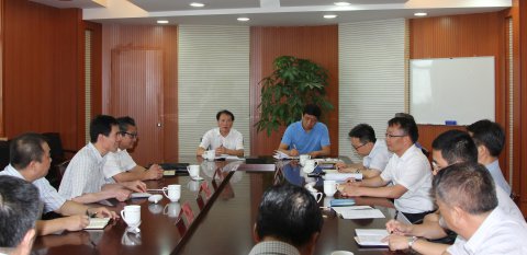 省港口集團(tuán)副總經(jīng)理沈衛(wèi)新一行 來(lái)我司開(kāi)展安全檢查、慰問(wèn)工作