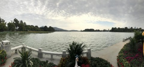 江蘇遠洋新世紀和通海航運舉辦員工環(huán)湖健步走活動