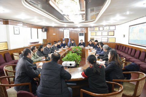 公司召開江蘇省外輪供應(yīng)有限公司中層以上領(lǐng)導(dǎo)干部會議