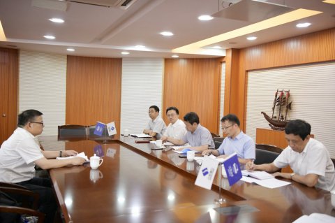 公司黨委傳達(dá)貫徹省港口集團(tuán)黨委“講政治、守紀(jì)律”專題會議精神