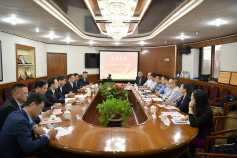 民生輪船車(chē)德西副總裁一行來(lái)江蘇遠(yuǎn)洋進(jìn)行合作交流洽談