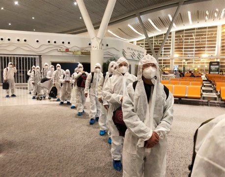 一線紀(jì)實(shí) | 用責(zé)任與擔(dān)當(dāng)彰顯中國(guó)海員的風(fēng)采——江蘇遠(yuǎn)洋船員德國(guó)接班記